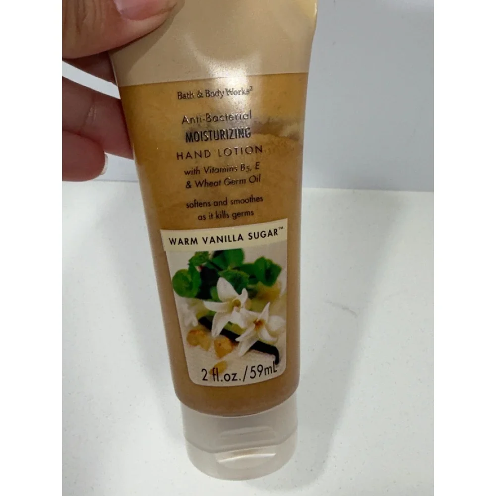 Bath & Body Works Warm Vanilla Sugar Anti-Bacterial Moisturizing Hand Lotion 2oz